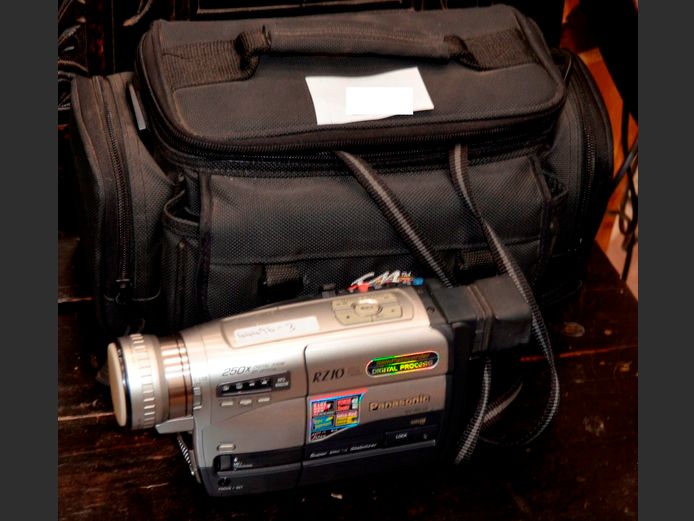 PANASONIC SLIM PALMCORDER WITH BATTERY, CHARGER & BAG [Untested]