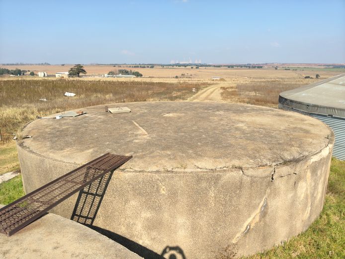 3 X CEMENT RESOVOIRS 