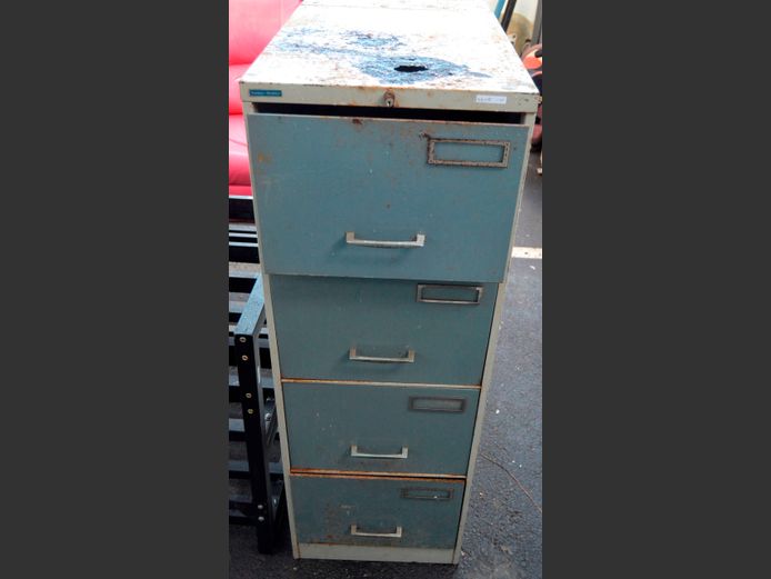 CREAM METAL 4-DRAWER FILING CABINET, 63 x 46 x 132cm [Damaged]