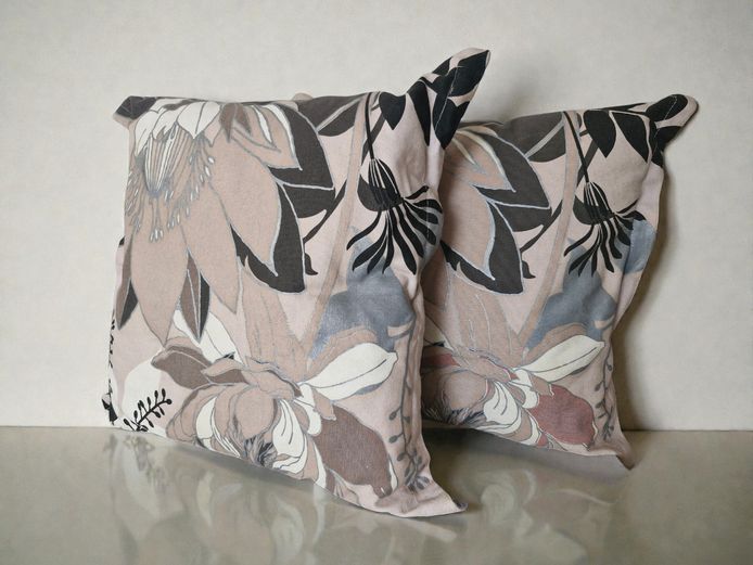 Pair of Floral Pattern Scatter Cushions
