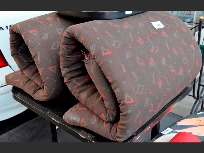 PAIR BROWN POOL LOUNGER CUSHIONS