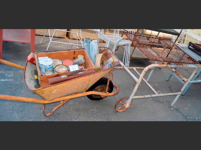 WHEELBARROW, BRAAI GRID, METAL BRAAI STAND, etc, 121 x 63 x 76cm [Rusted]