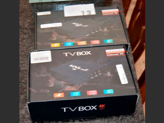 LOT: 2 x 4K TV BOXES [Untested]
