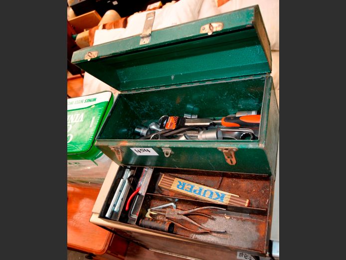 GREEN METAL TOOLBOX WITH SPANNERS, 46 x 20 x 21cm