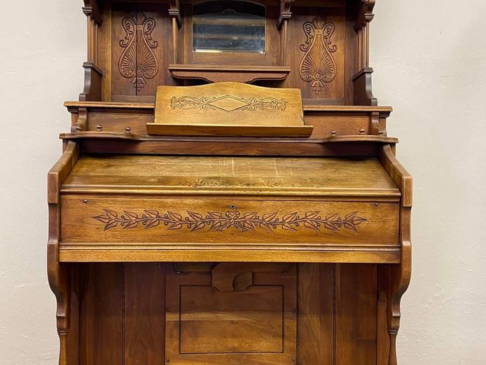 Estey pump organ