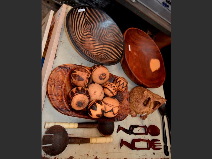 WOODEN BOWLS, SALAD SERVERS, DECORATIVE BALLS, etc