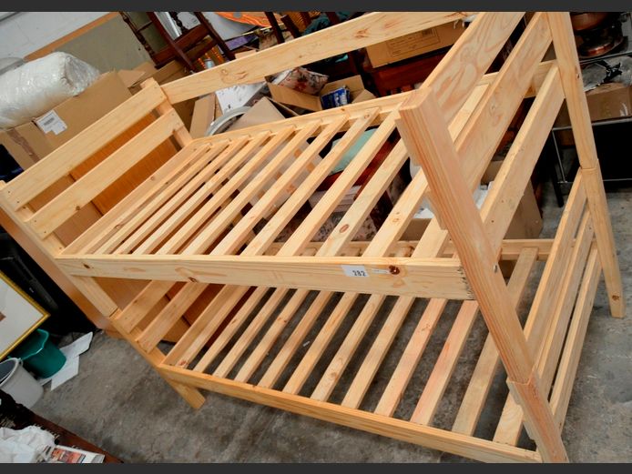 PINE BUNK BED