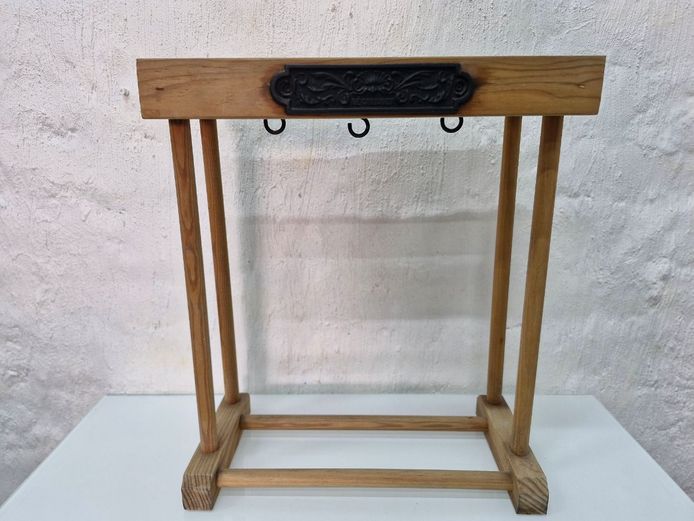 Authentic Le Creuset Wooden Countertop Saucepan Hanging Rack