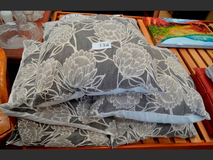 SET OF 5 SCATTER CUSHIONS