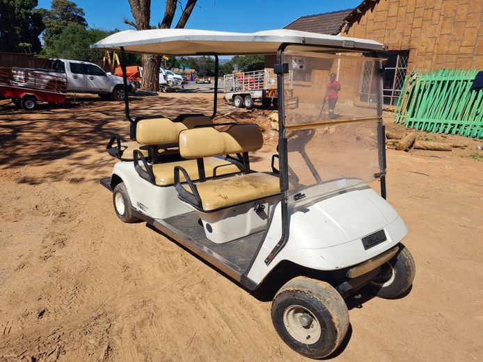 6 SEATER  CUSHMAN GOLF CART (PETROL ENGINE) - NO STARTER