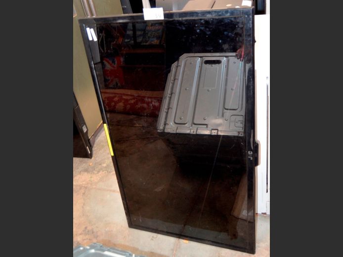 JVC 47" L.E.D. TV [Dead, screen damaged] ### LICENCE PLEASE ###
