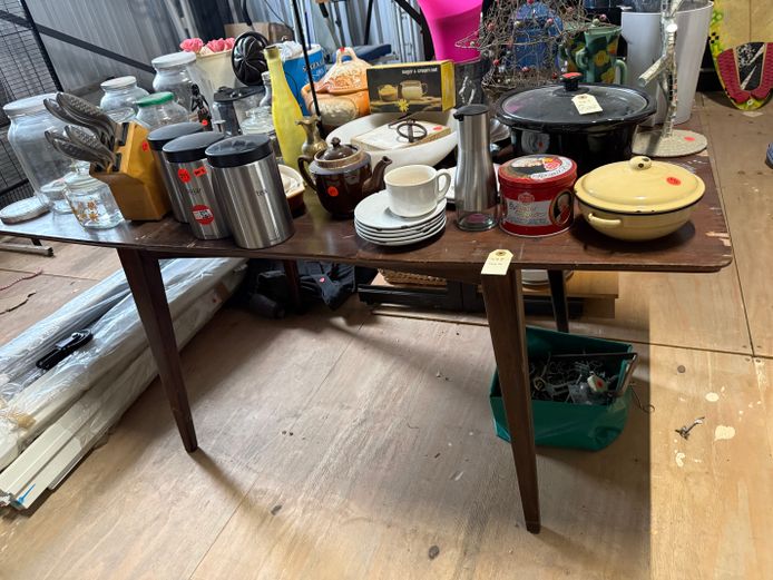 Extendable Dining Room Table 