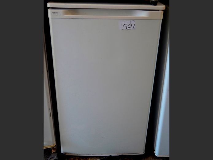 DEFY 90 LITRE BAR FRIDGE [Getting cold]