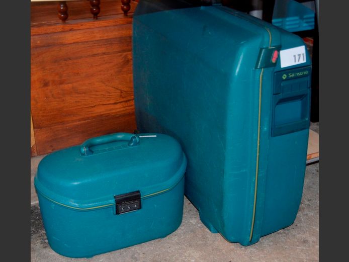 SAMSONITE: HARD SHELL SUITCASE & MATCHING VANITY CASE [11,12]