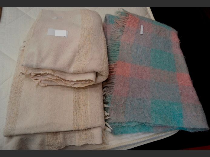 LOT: 2 x BEIGE THROWS & A MOHAIR MULTI-COLOURED KNEE BLANKET