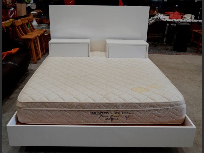 WHITE DUCO QUEEN SIZE EXTRA LENGTH BED WITH HEADBOARD & SERTAPEDIC MATTRESS