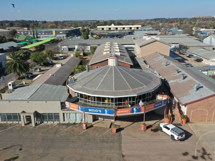 PUB & RESTAURANT IN LICHTENBURG