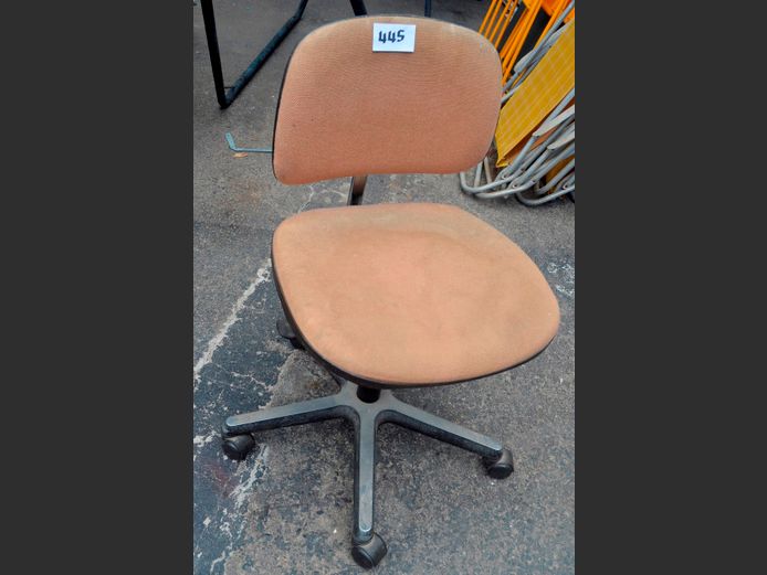 BROWN SWIVEL TYPIST'S CHAIR [Needs a clean]