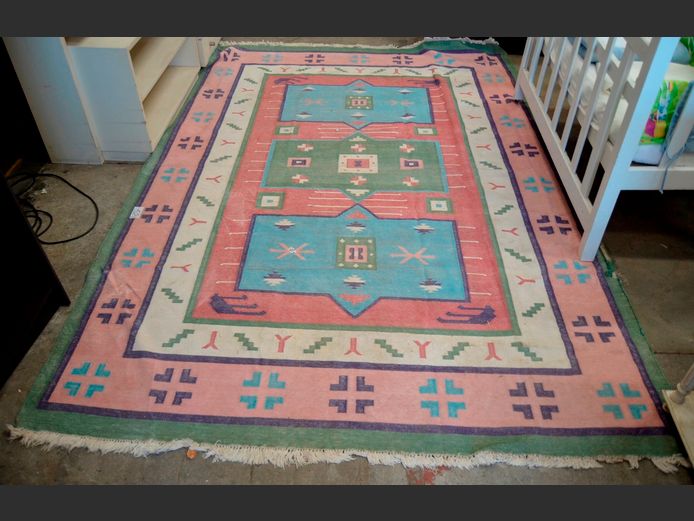 MULTI-COLOURED KELIM CARPET, 263 x 180cm