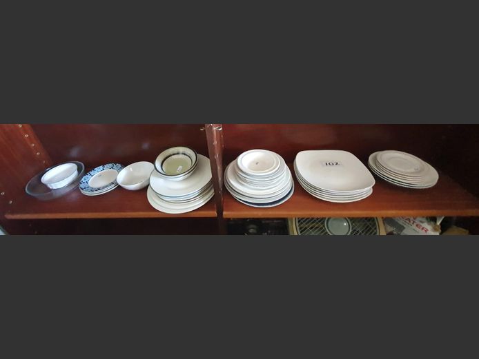 LOT: DINNER PLATES, SIDE PLATES, BOWLS, etc