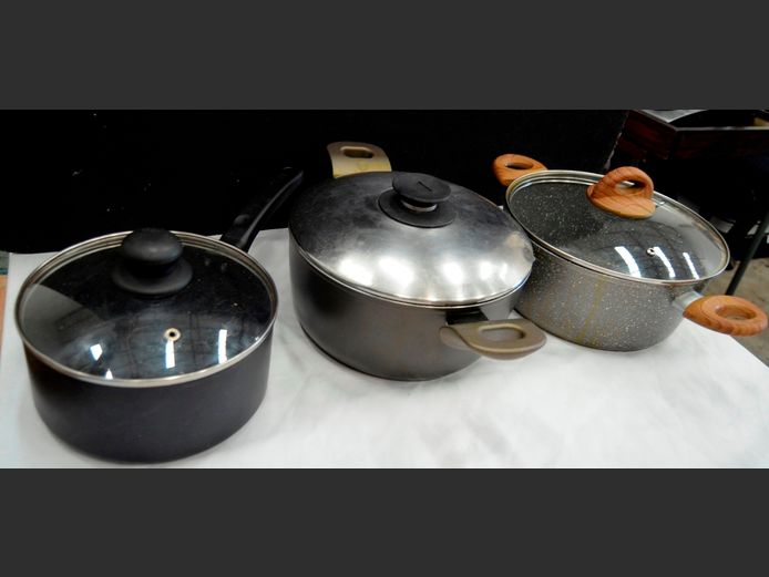 MASTERCHEF POT WITH LID & 2 NON-STICK POTS WITH LIDS