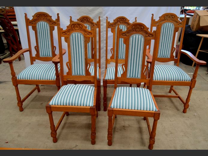 SET OF 4 CARVED OAK DINING CHAIRS & 2 CARVERS WITH BLUE & WHITE STRIPED UPHOLSTERY