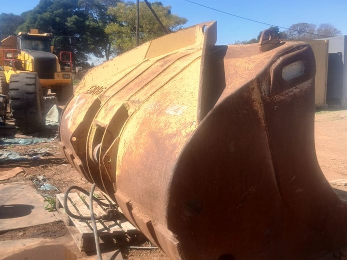 CAT R1700G Bucket 