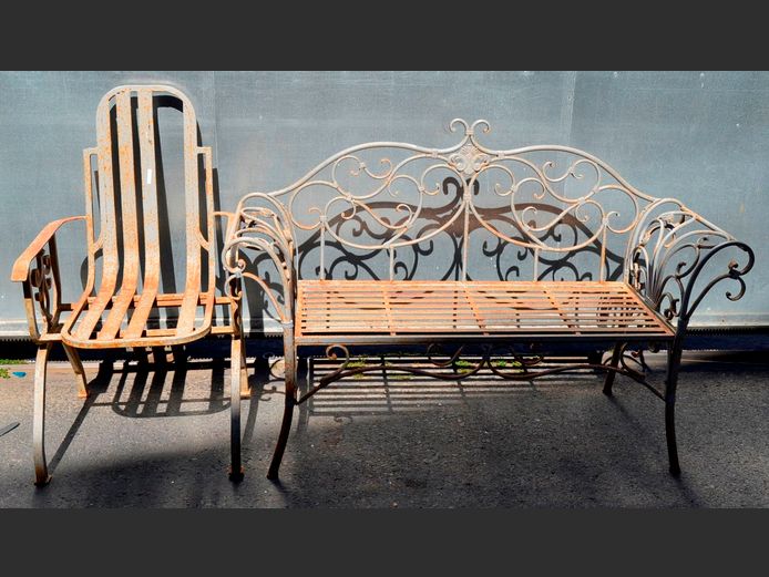 METAL 2-SEATER GARDEN BENCH [Rusted]
