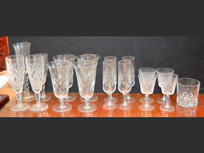 CRYSTAL DRINKING GLASSES: WINE, CHAMPAGNE, SHERRY, etc