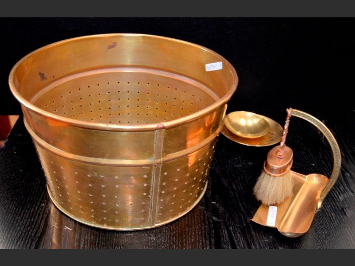 BRASS: LOG BUCKET, ASH SCOOP WITH BRUSH, etc