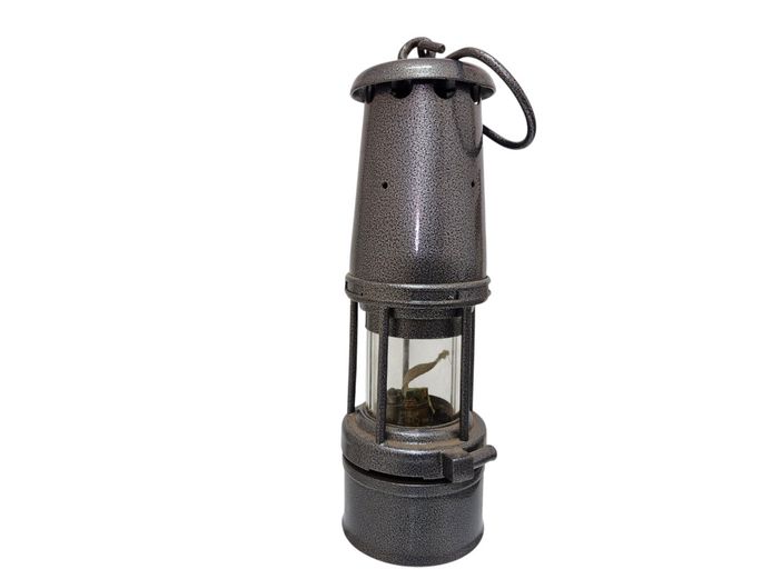 Vintage Style Powder-Coated Miner’s Safety Lamp