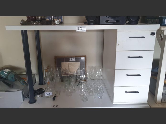 WHITE 4-DRAWER DESK, 120 x 60 x 73cm