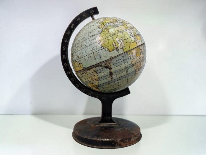 Vintage "British Made" Tinplate Litho Tabletop Globe – 20.5cm