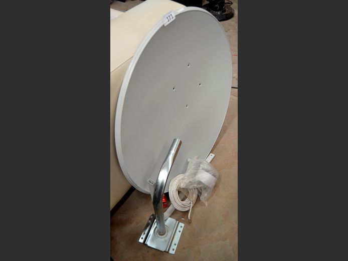 SET SATELLITE DISH WITH LNB & BRACKET [New]