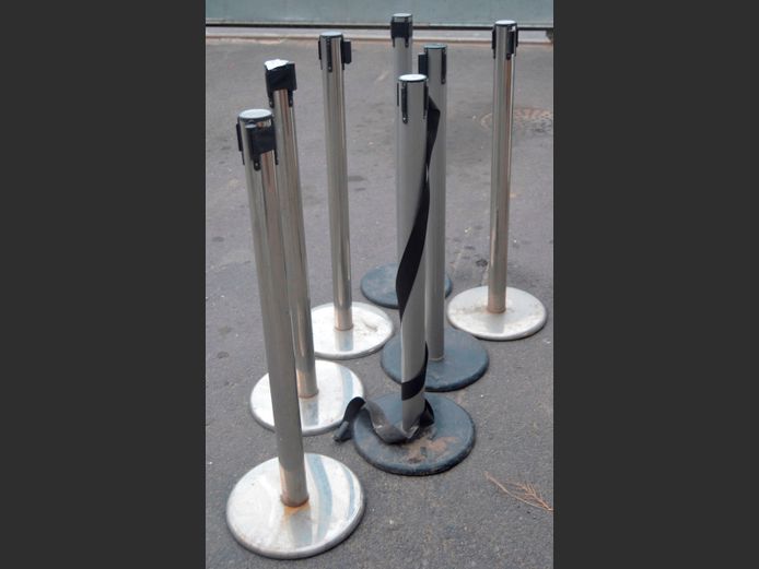 LOT: STANCHIONS