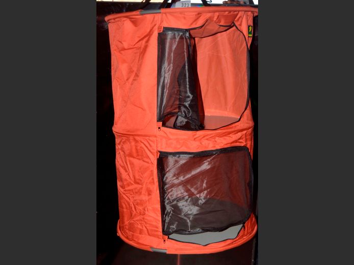 HANGING STORAGE POD