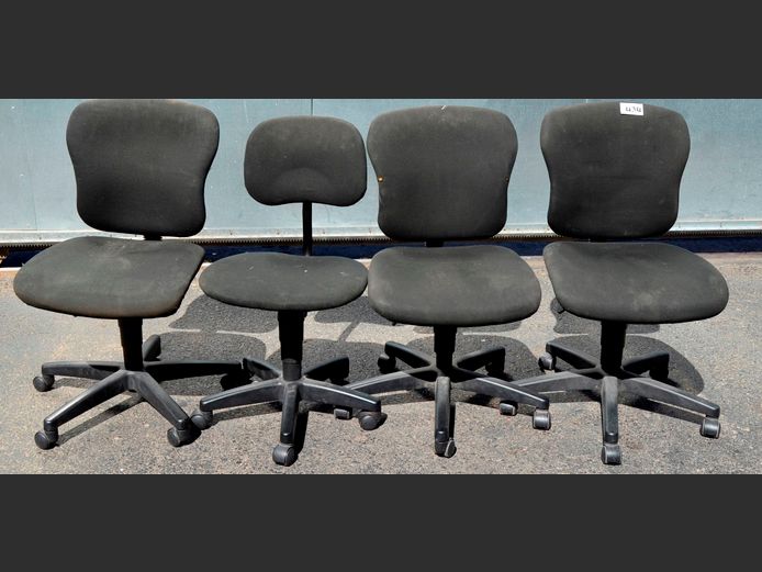 LOT OF 4: BLACK SWIVEL OFFICE CHAIRS [Needs a clean]
