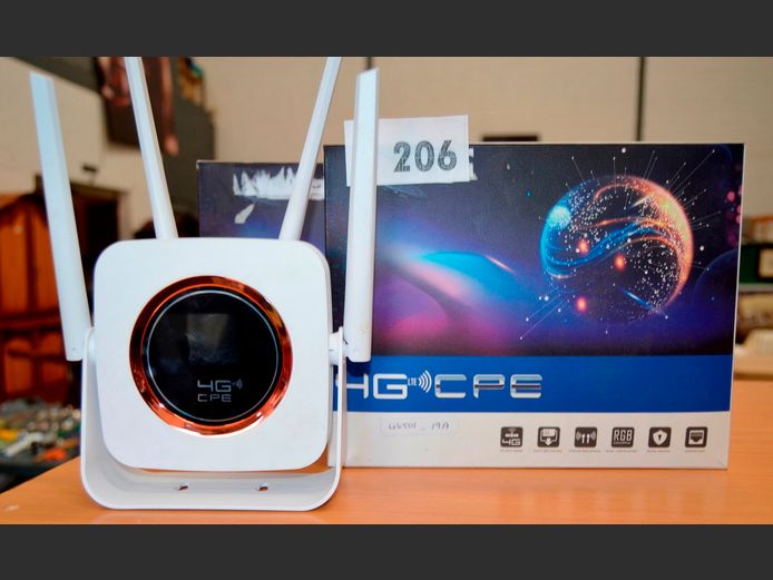 LOT: 2 x 4G LTE ROUTERS