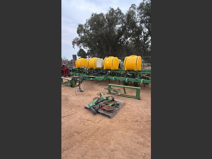 John Deere CC5 2117 Planter, 10 ry; 3VT Isobus