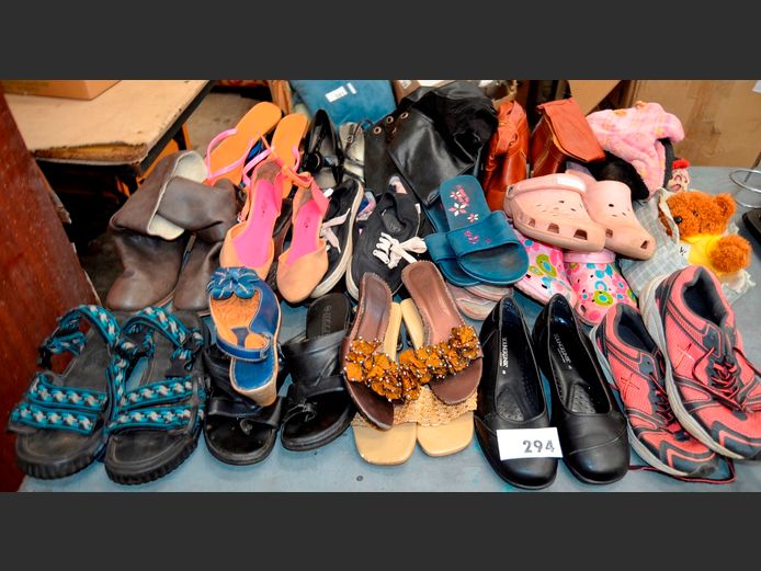 ASSORTED LADIES SHOES