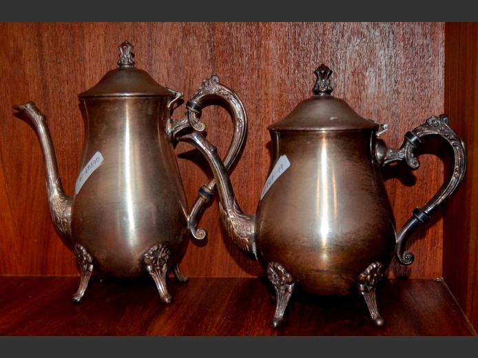SET SILVER PLATE TEA- & COFFEE POTS