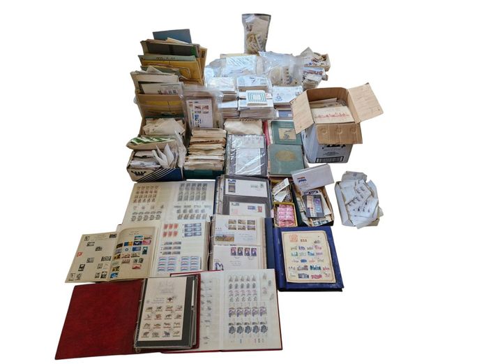 MASSIVE Collection of RSA & World Stamps (+100 000 Stamps)