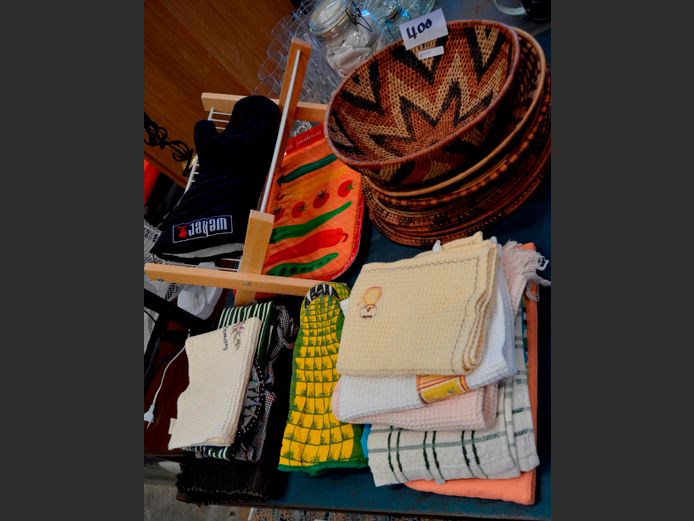 WOVEN BASKETS, DRYING RACK, PLACEMATS, etc