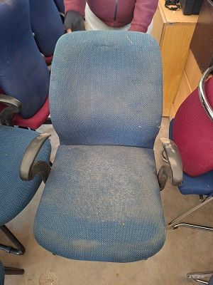 Office visitors chairs blue
