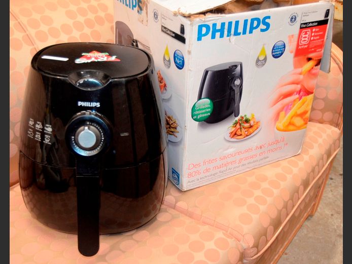 PHILIPS AIR FRYER [Switches on, untested further]