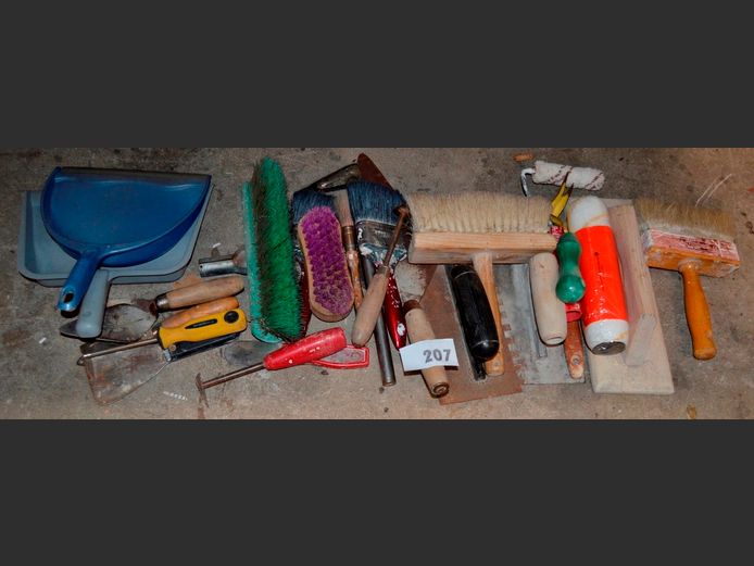 PAINT ROLLERS, PAINT BRUSHES, TROWELS, etc