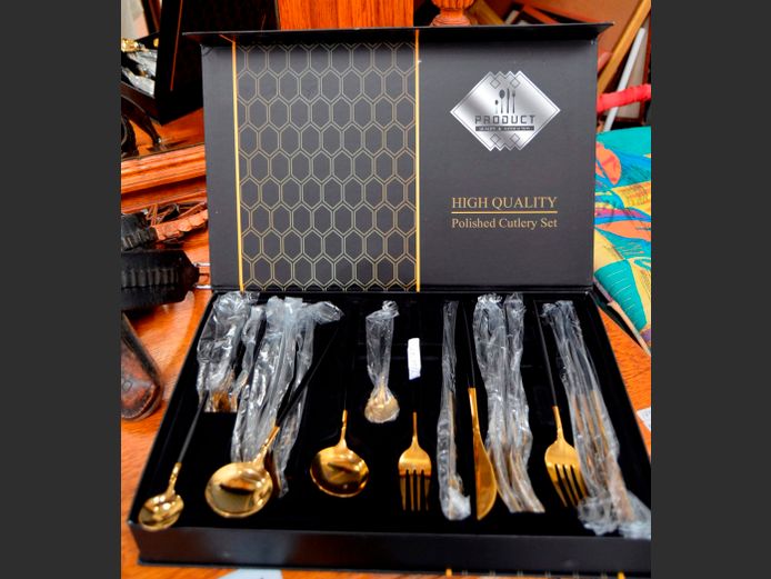 STAINLESS STEEL CUTLERY SET