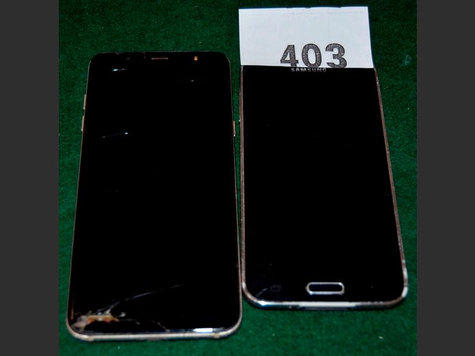 LOT: 2 x SAMSUNG SMART PHONES [Damaged]