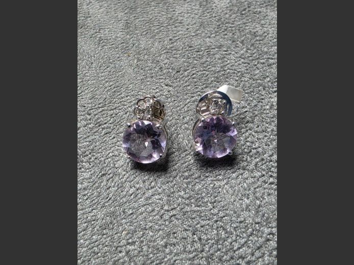 PAIR EMERALD EARRINGS 01CT SIZE 4