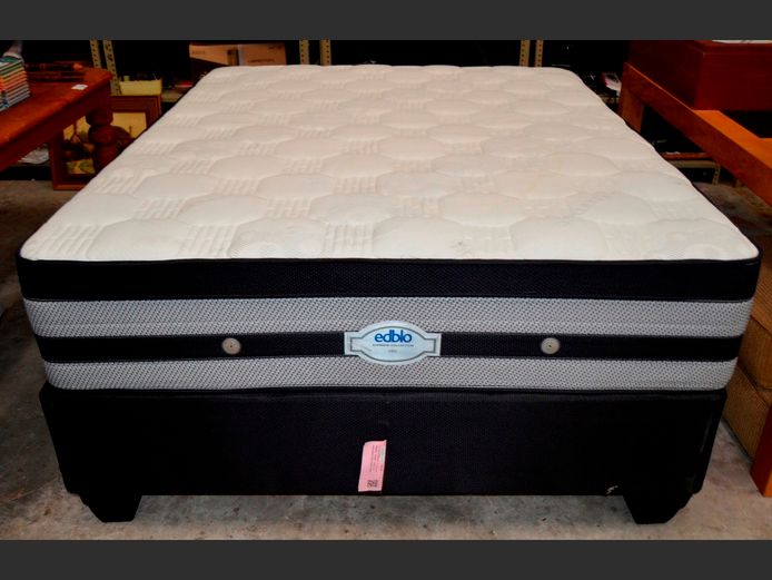 EDBLO QUEEN SIZE BED BASE & MATTRESS SET